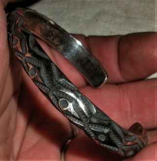 Vintage C.  1940 Navajo Sterling Silver Deep Rattlesnake Scale Stamp Bracelet Vafo
