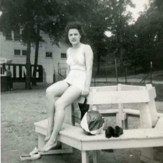 Q859 Vtg Photo Pretty Bathing Swim Suit Woman,  Beach Ball C 1940 