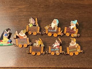Disney 2001 100 Years Of Dreams 7 Dwarfs On Train Plus Snow White Pin - Pins