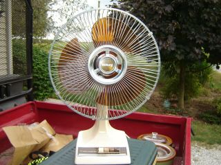 Vintage 12 " Galaxy 3 Speed Oscillating Fan Amber Blades Type 12 - 1 Style: K 1 - Cr