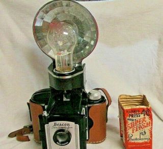 Vintage 1950s Beacon Two Twenty Five Camera W/ Flash & Press 40 Bulb & Half Case