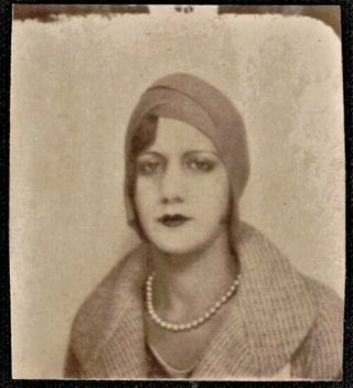 Old Vintage Antique Photo Booth Photograph Woman In Cool Flapper Hat & Pearls