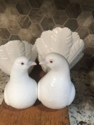 LLADRO Couple Of Doves 1169 PORCELAIN Kissing Doves FIGURINE 3