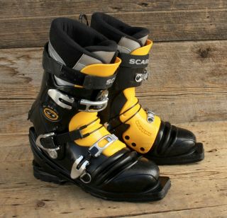 Vintage Scarpa T1 Ski Boots Size 9.  5