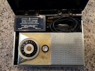 Vintage 1957 Ge General Electric Model P - 715 Portable Transistor Radio -