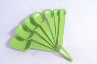 Vintage Tupperware Green Measuring Spoon Set Of 7 Spoons