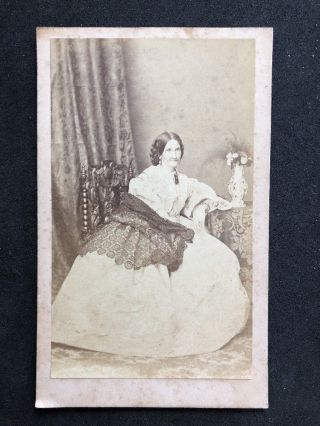 Victorian Carte De Visite Cdv: Lady: Greenish: London: Grand Woman Lace Shawl