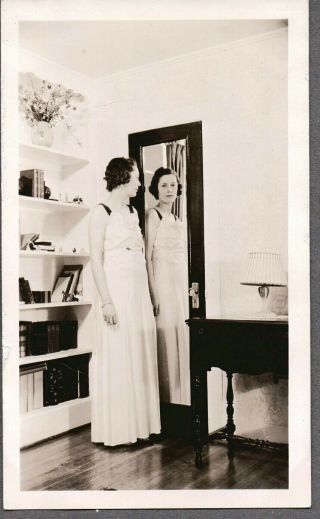 Vintage Photograph 1940 Woman/girls Dress/hair Fashion Home Interior Maine Photo