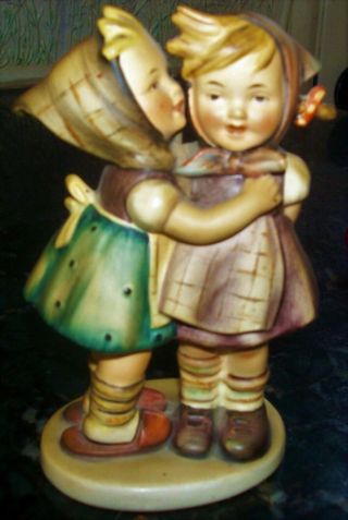 1948 " Telling Her Secret " Goebel Hummel Figurine 196/0 Tmk2