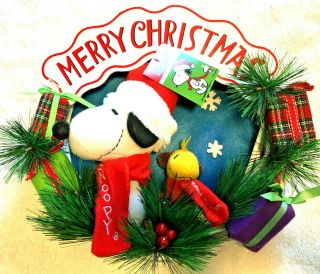 Snoopy Woodstock Christmas Wreath Peanuts Holiday Decor 13 " Diameter -