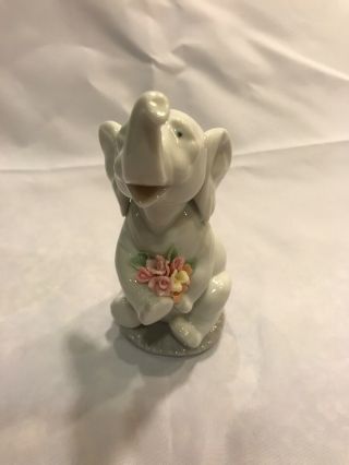 Lladro 6462 Lucky In Love - Elephant With Flowers One Chipped Green Flower