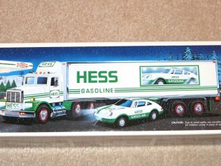 Hess 1992 - 18 Wheeler & Racer - - Pristine - Never Opened -
