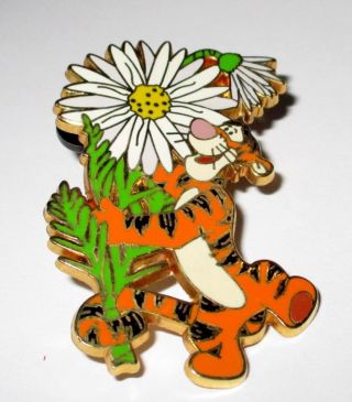 Tigger Daisy Flower Surprise Disney Wdw Le 1000 Pin 38023 Winnie The Pooh Friend