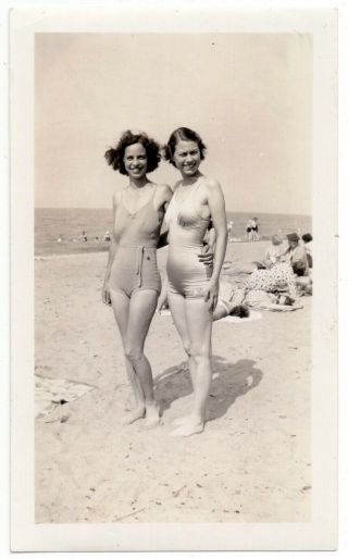Vintage Snapshot Beach Photo Sexy Women Swimsuits 1938