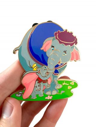 Dumbo And Mrs.  Jumbo Acme Pin Disney Pin Dumbo Pin