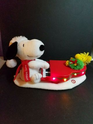 Hallmark Snoopy Playing Piano 3 Songs Christmas Animated And Lights Peanuts