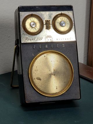 Zenith Royal 500 Am Radio " Owl Eyes " Eight Transistor