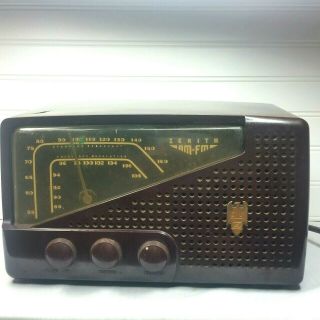 1940s Zenith Vintage Bakelite Am - Fm Tube Table Radio Armstrong System
