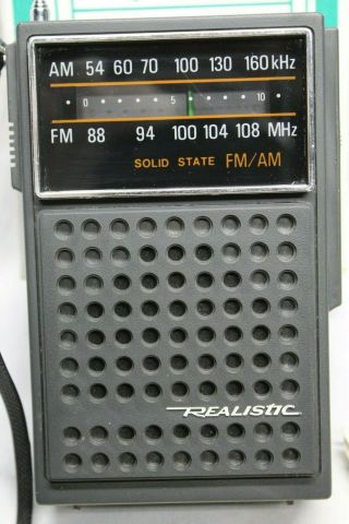 Vintage Realistic 12 - 635A Pocket Portable AM/FM Transistor Radio with ear piece 2