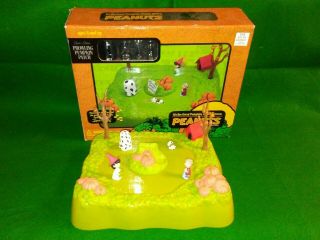 Peanut Halloween Toy - Prowling Pumpkin Patch Music Motion Great Charlie Brown