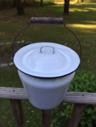 Vintage Enamelware White Black Trim Chamber Pot & Lid Bail Handle Enamel Ware 2