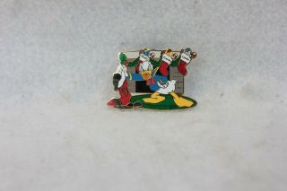 Disney Dsf Dssh Le 150 Pin Donald Duck Christmas Stockings Fireplace Coal