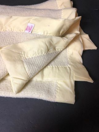 Cozy Baby Blanket Yellow Waffle Weave Thermal Nylon Trim Vintage J E Morgan USA 3