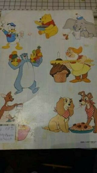 Walt Disney ' s Mickey Mouse Cookbook.  Favorite Recipes from Mickey and his Friend 2