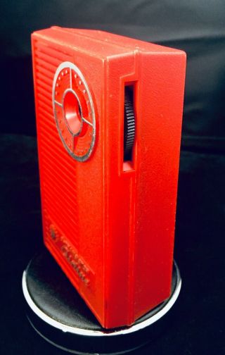 Vintage Little AIRLINE 6 Transistor Radio With A Surprise Inside. 2
