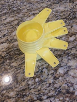 Vtg Tupperware Set of 6 Measuring Cups 1/4 1/3 1/2 2/3 3/4 & 1 Cup SUNNY Yellow 2