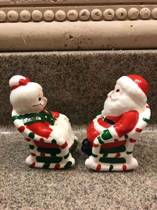 GEO Z LEFTON CHINA SANTA AND MRS CLAUS ROCKING CHAIRS SALT & PEPPER SHAKERS 1984 3
