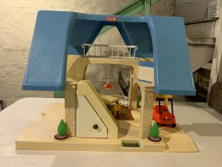 Vintage Little Tikes Dollhouse Blue Roof Large Family Play House.  Made In Usa