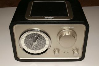 Crosley Solo Cr221 Am/fm/aux Collectible Tabletop Radio