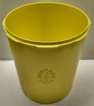 Vintage Tupperware 1339 - 6 Yellow Plastic Servalier Canister Container NO LID 3