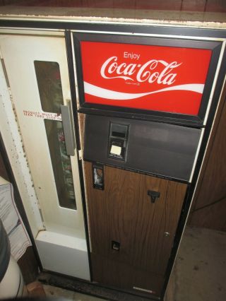 Coke Coca - Cola Cavalier Bottle Coin Operated Vending Machine W/key Us S - 8 - 64