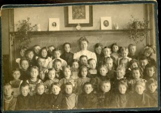 Antique Photograph On Card Of Class Photo Of 1st Graders Breckenridge Minnesota
