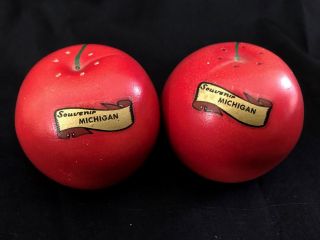 Vintage Wood Apples,  Salt And Pepper Shakers,  Souvenir Michigan