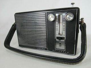 Vintage Motorola Transistor Radio X42e - 1 Portable Am/fm Leather