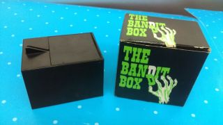 Vintage 1972 The Bandit Hand Bank Battery Operated Hand Grabs Coin Nib E3