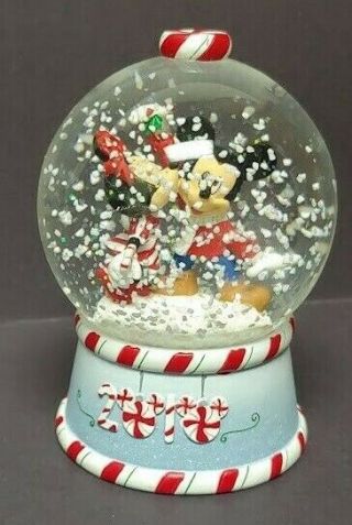 Disney Store Christmas Minnie Kissing Mickey Mouse Snow Globe W/ Mistletoe 2010
