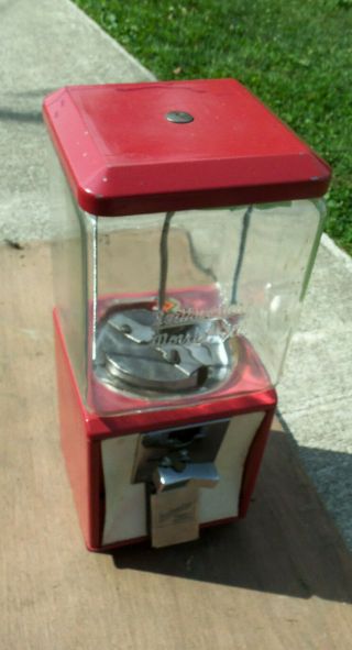 Northwestern Glass Globe 25 Cent Candy Bubble Gumball Vending Machine Vintage