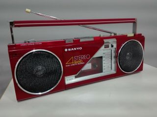 Vintage Radio - Cassette Player/recorder Sanyo M - S300k.  From 80s