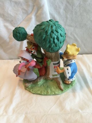 Disney’s Magic Memories Robin Hood Porcelain Figurine Limited Edition 846/15,  000