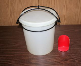 Tupperware Giant Carry - All Container With Scoop And Handle