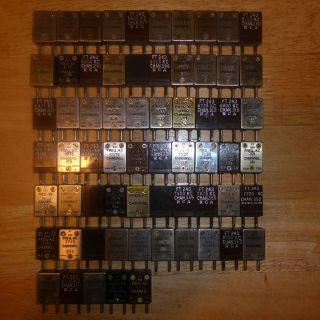 (67) Ft - 243 Vintage Radio Crystals (channel Range From 270/382 & Kc 5675/8475)
