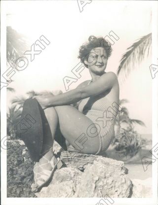 1935 Miami Beach Florida Pretty Adeline Mark Of Chicago Visits Beach Press Photo