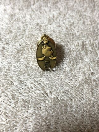 Retired Walt Disney World 5 Year Cast Member Service Pin With Donald Duck
