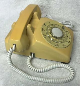 Vintage 1960s WESTERN ELECTRIC C/D 500 2 - 63 BUTTER YELLOW Rotary Desktop Phone 3