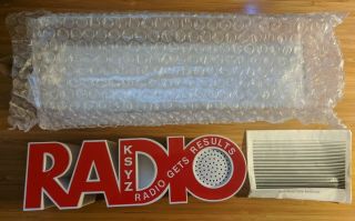 Vintage " Radio Gets Results " R - A - D - I - O Weltron Style White Red Radio Ksyz