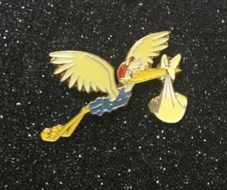 Disney Stork Pin From The Dumbo Commemorative Pin Set - (carrying Baby Dumbo?)